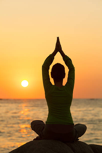 Hastauttanasana (Raised Arms Pose/Upward salute)