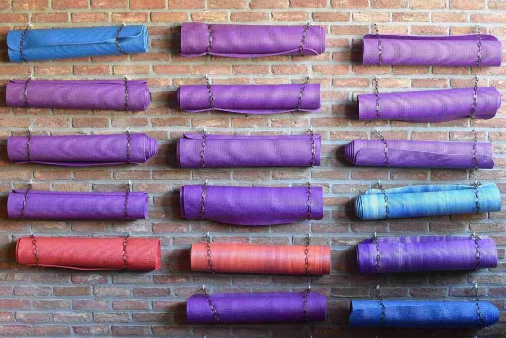 how_to_store_a_yoga-mat